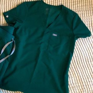 Hunter Green Figs Scrub Top, XXS